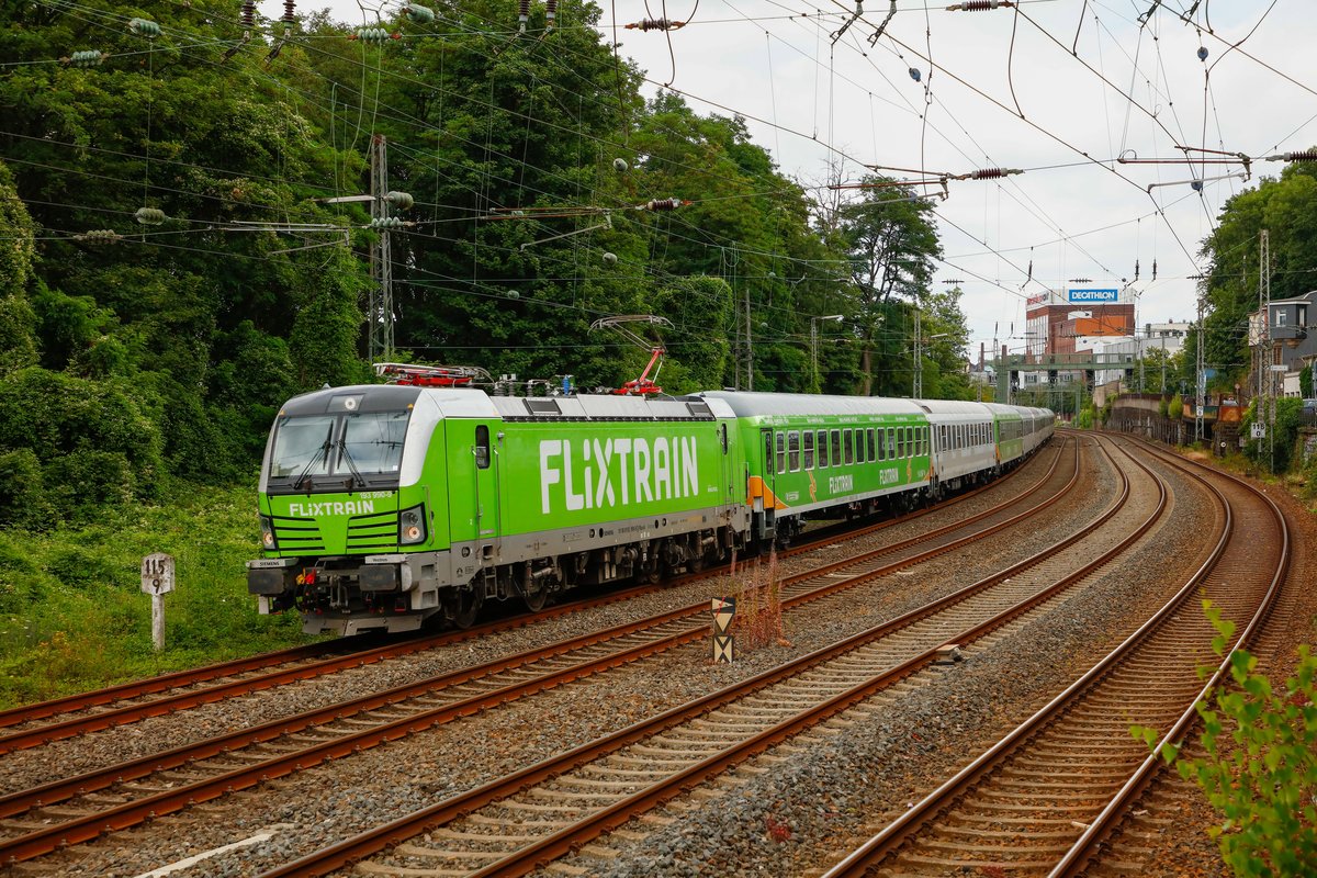193 990-0 mit Flixtrain in Wuppertal, Juli 2019.
