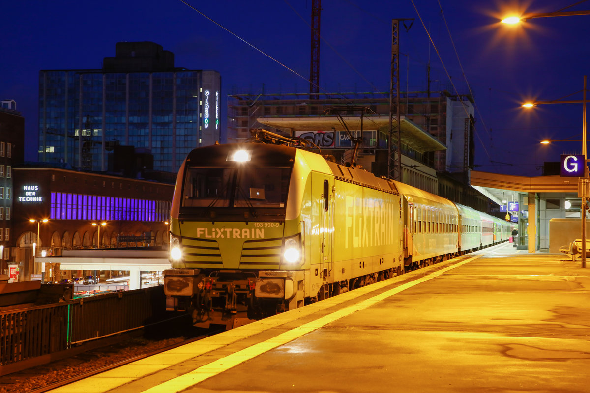 193 990 mit Flixtrain in Essen Hbf, am 08.12.2019. Gruß an den Tf!