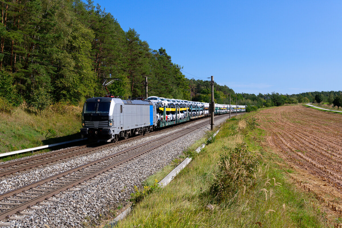 193 999 Railpool/RTB Cargo mit einem Autotransportzug bei Hagenbüchach Richtung Würzburg, 19.09.2020