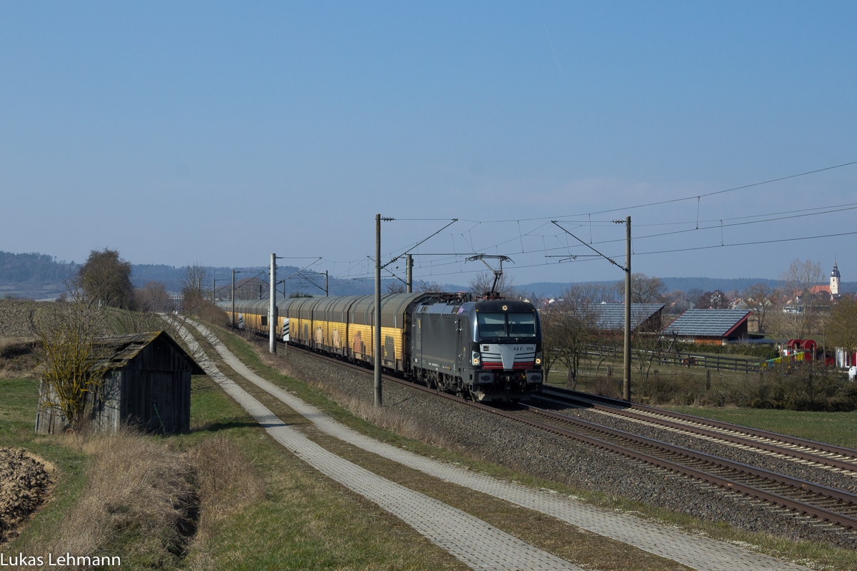 193 von MRCE mit einen BMW-Zug durchfährt Schmalenbach, 18.03.2016