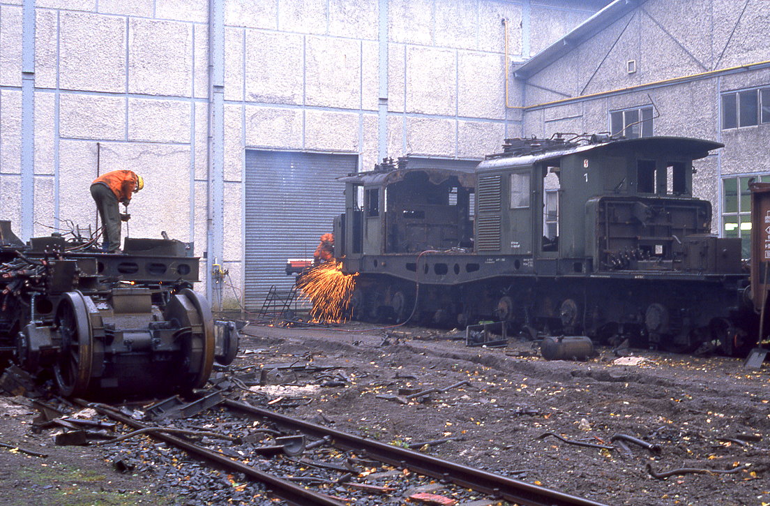 194 053, 194 041, Ausbesserungswerk Bremen, 12.10.1988.
