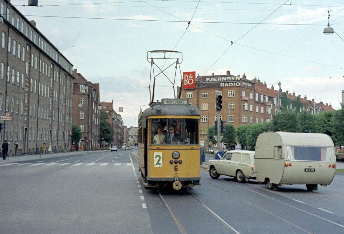 Århus / Aarhus Århus Sporveje SL 2 (Tw 6) Harald Jensens Plads am 27. Juli 1968. - Scan von einem Farbnegativ. Film: Kodak Kodacolor X.