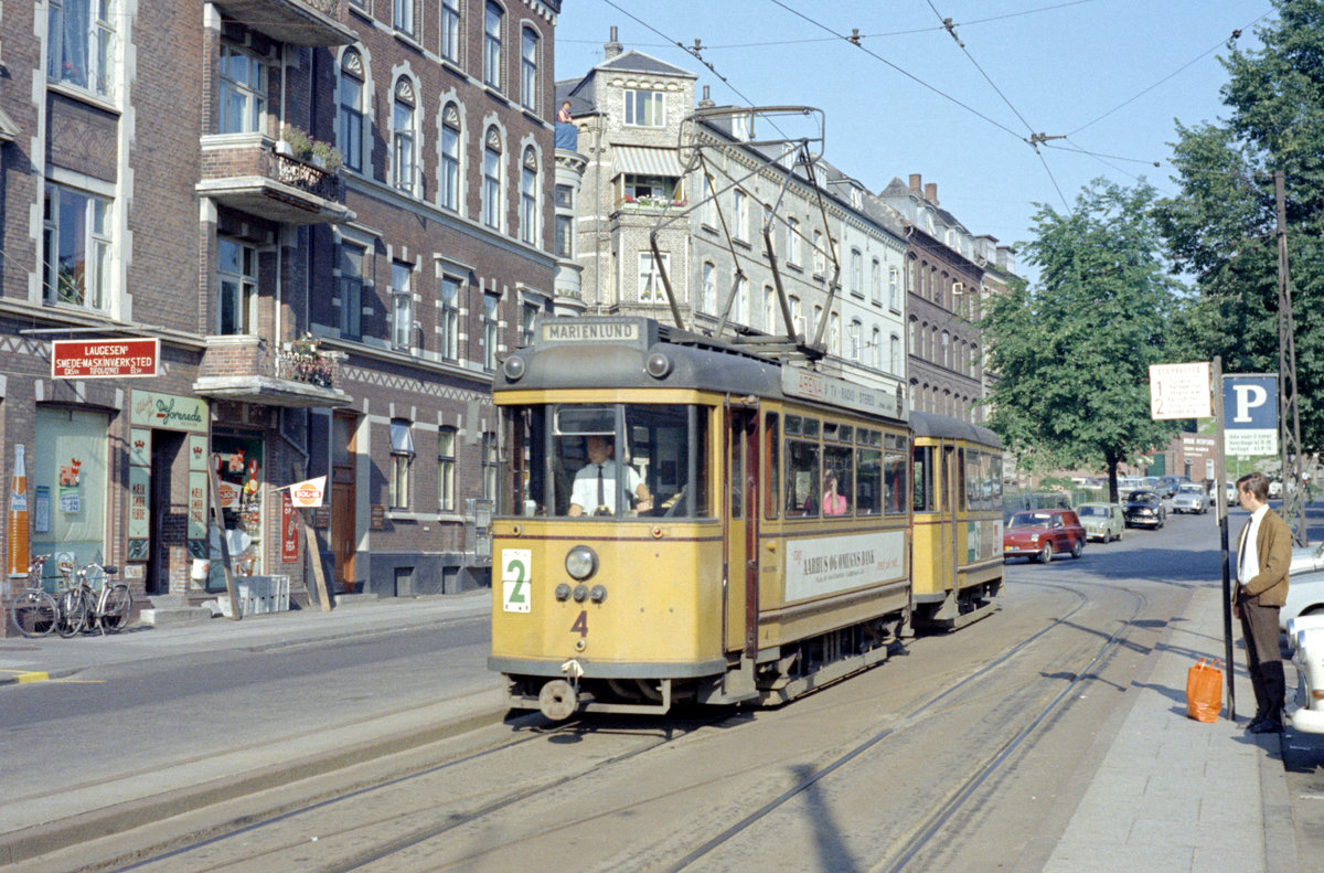 Århus / Aarhus Århus Sporveje SL 2 (Tw 4) Århus C, Østbanetorvet am 8. August 1969. - Scan eines Farbnegativs. Film: Kodak Kodacolor X. 