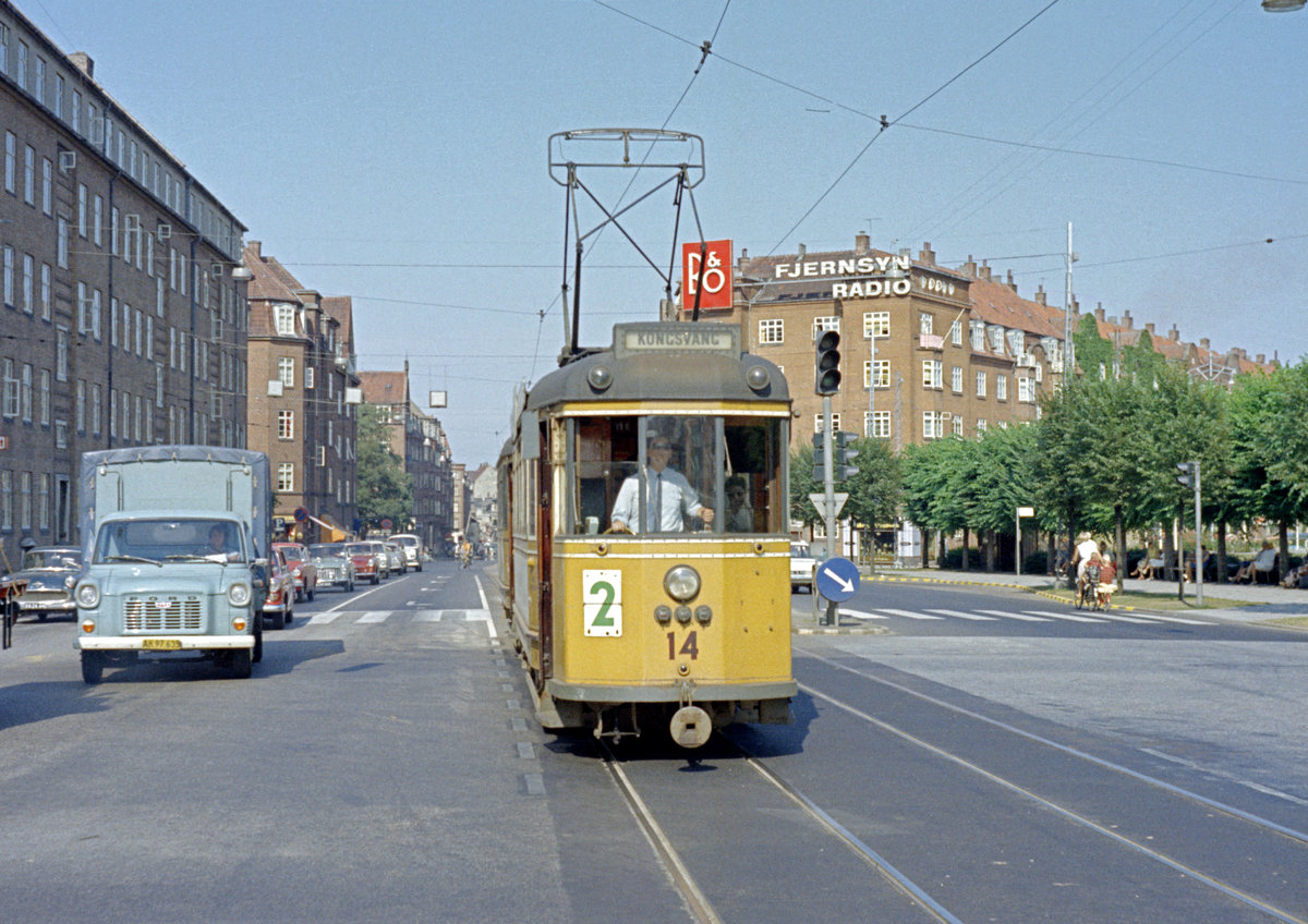 Århus / Aarhus Århus Sporveje SL 2 (Tw 14) Århus C, Harald Jensens Plads am 8. August 1969. - Scan eines Farbnegativs. Film: Kodak Kodacolor X.