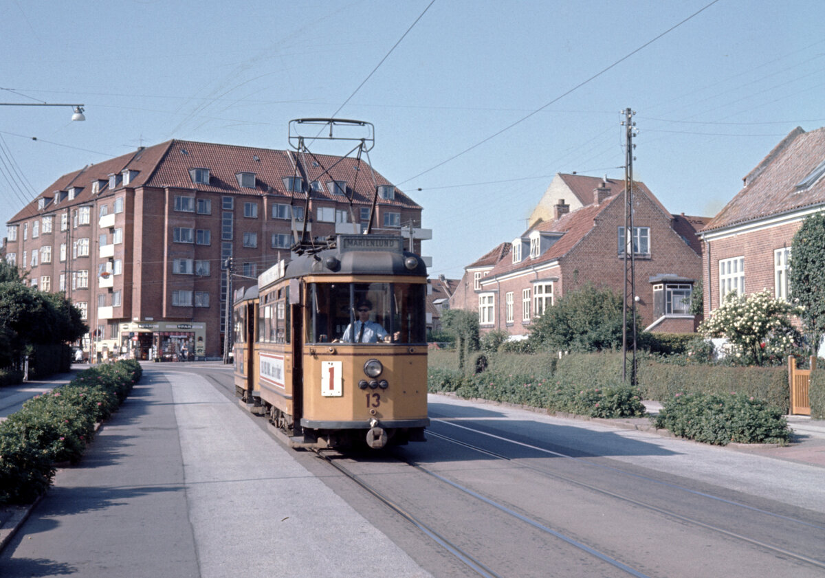 Århus / Aarhus ÅS SL 1 (Tw 13) Marienlunds Allé am 8. August 1969. - Scan eines Diapositivs.
