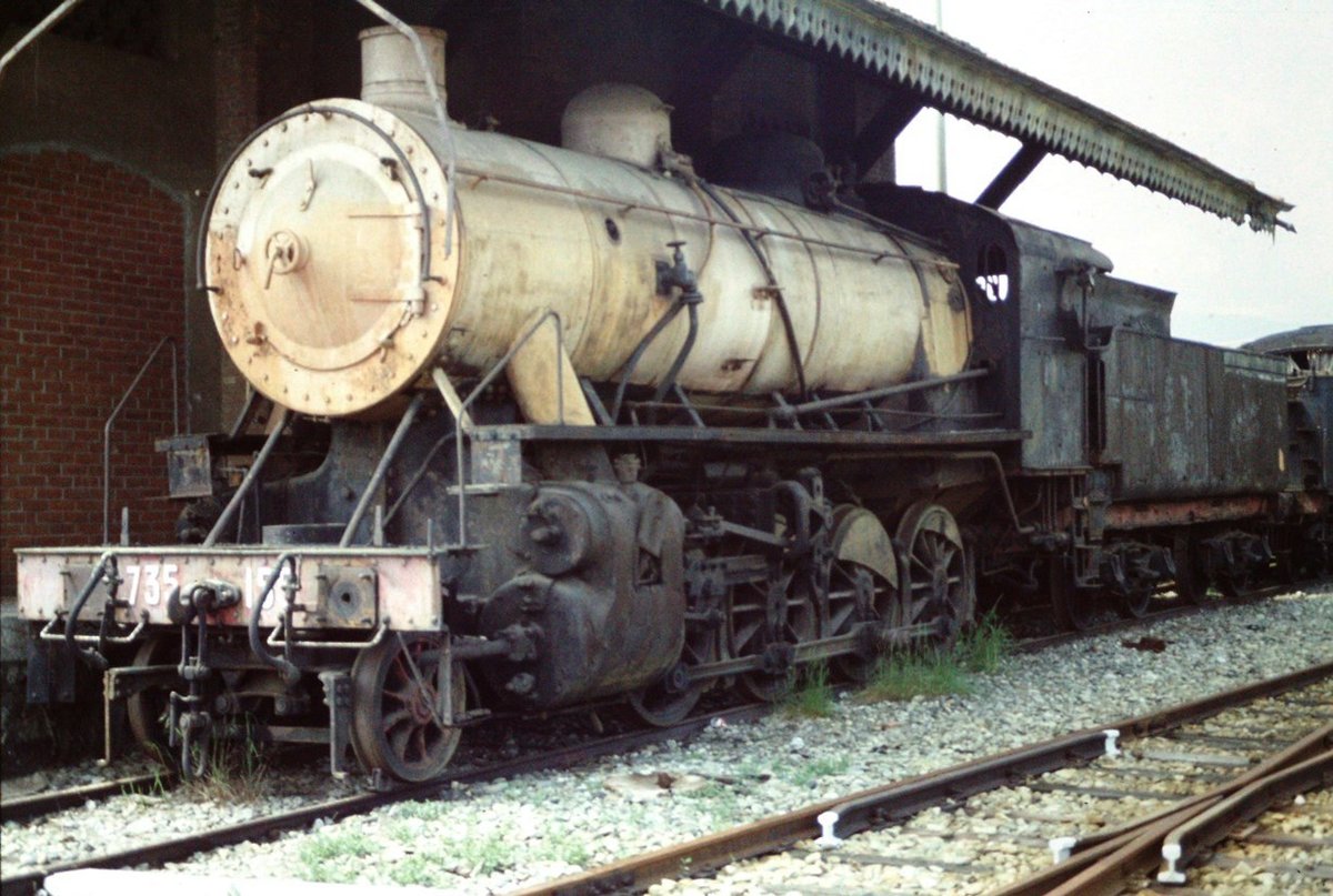 1984, 735.155 sits at Favria station. Today this locomotive is preserved at Museo Ferroviario Piemontese.