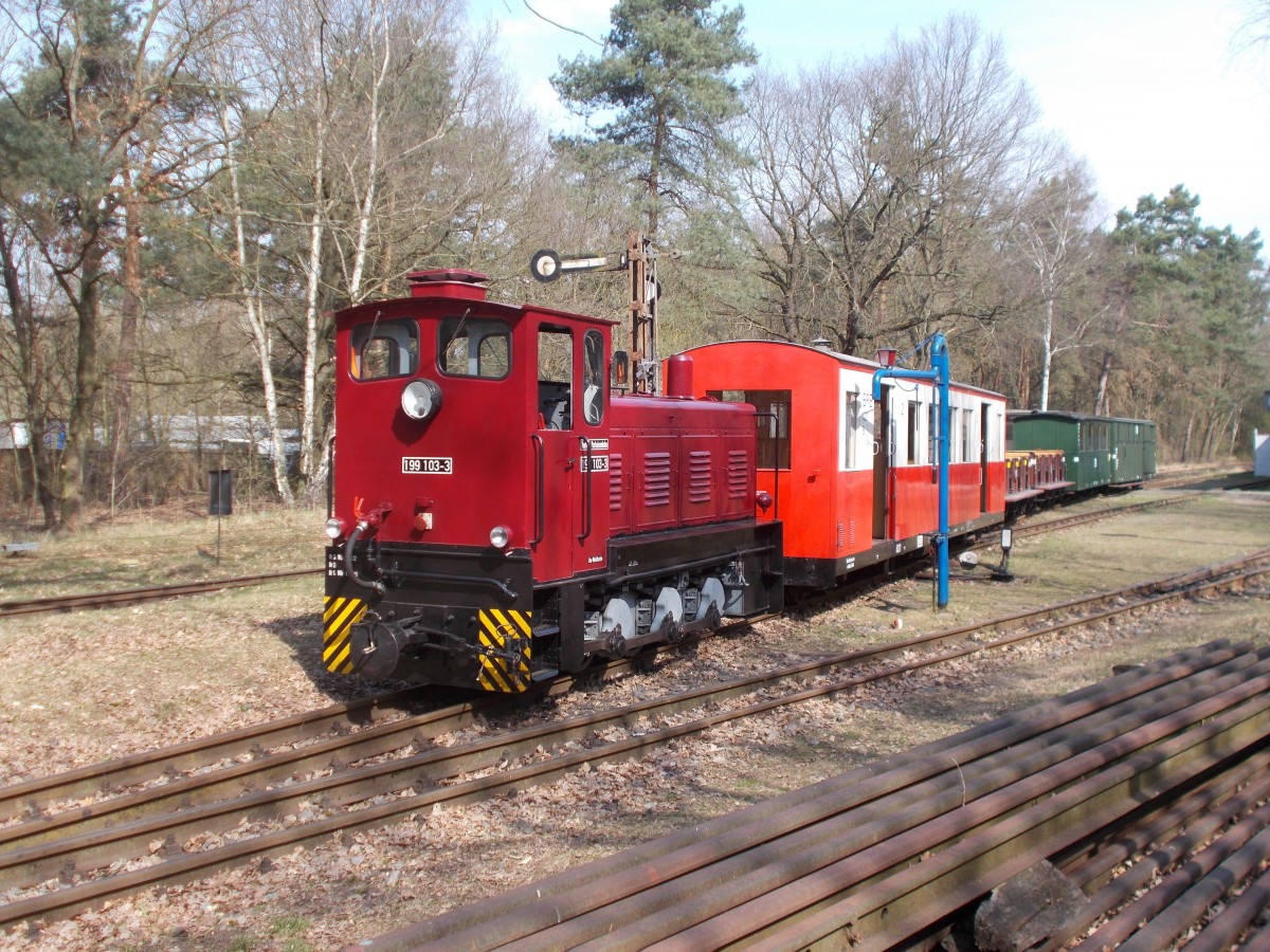 199 103 übernahm,am 11.April 2015,die Nachmittagsschicht bei der Berliner Parkeisenbahn.