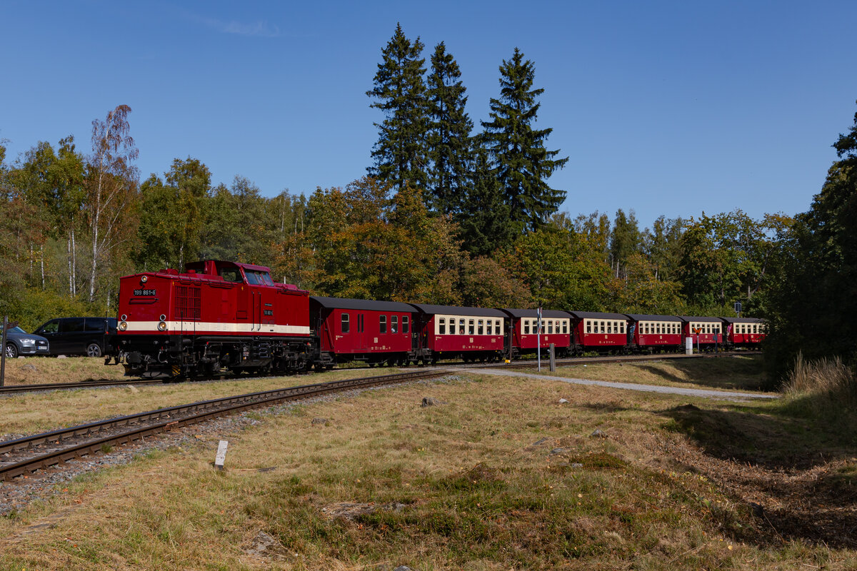 199 861-6 beim Verlassen des Bahnhofs Drei Annen Hohne zum Brocken. 7.9.25