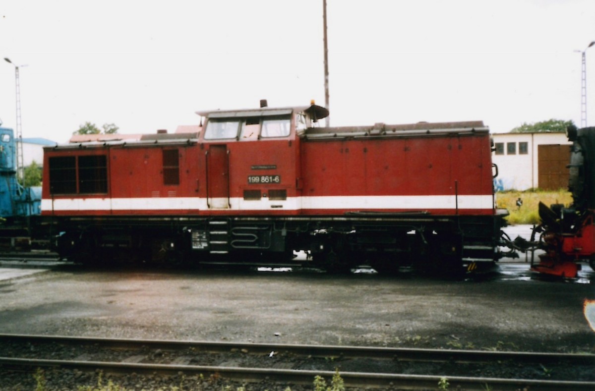 199 861 ist zusehen in Wernigerode. Foto ist aus meiner alten Sammlung eingescannt.
Ich kann keine Angabe mehr über das Aufnahme Jahr machen.