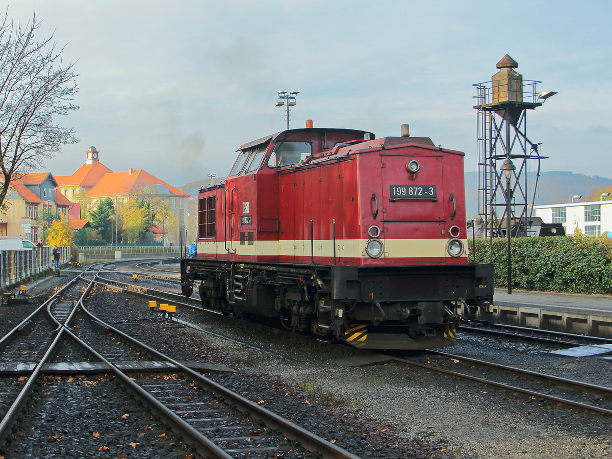 199 872-3 steht für Rangierdienste im Bahnhof Wernigerode am 04. November 2017 bereit.
