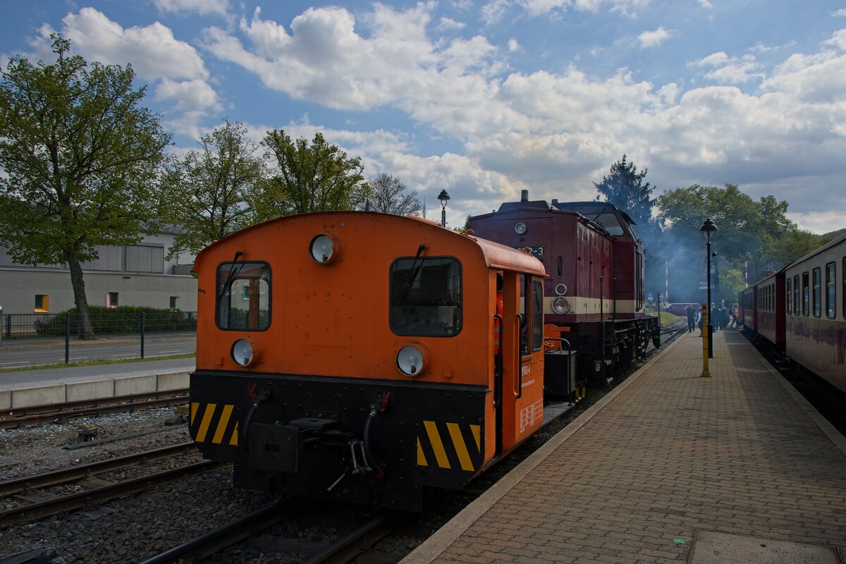 199 872-3 wird aufgrund eines Schadens von Kö 199.012-6 aus dem Bahnhof Westerntor geschleppt (06.05.2022)