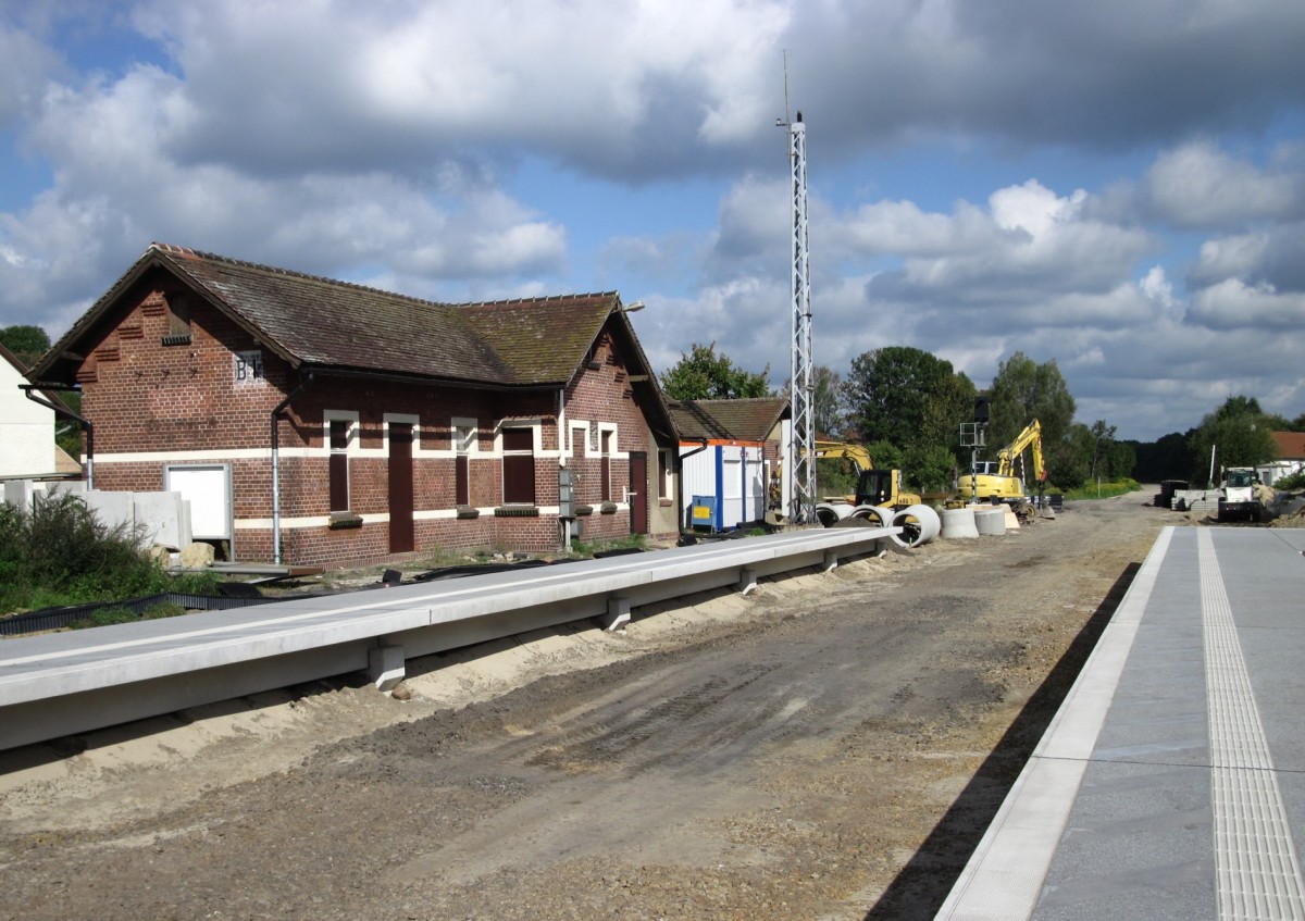 19.9.2010. Blockstelle Oderin während des grundhaften Ausbaus der Görlitzer Bahn, DB Strecke 6142 / KBS 202