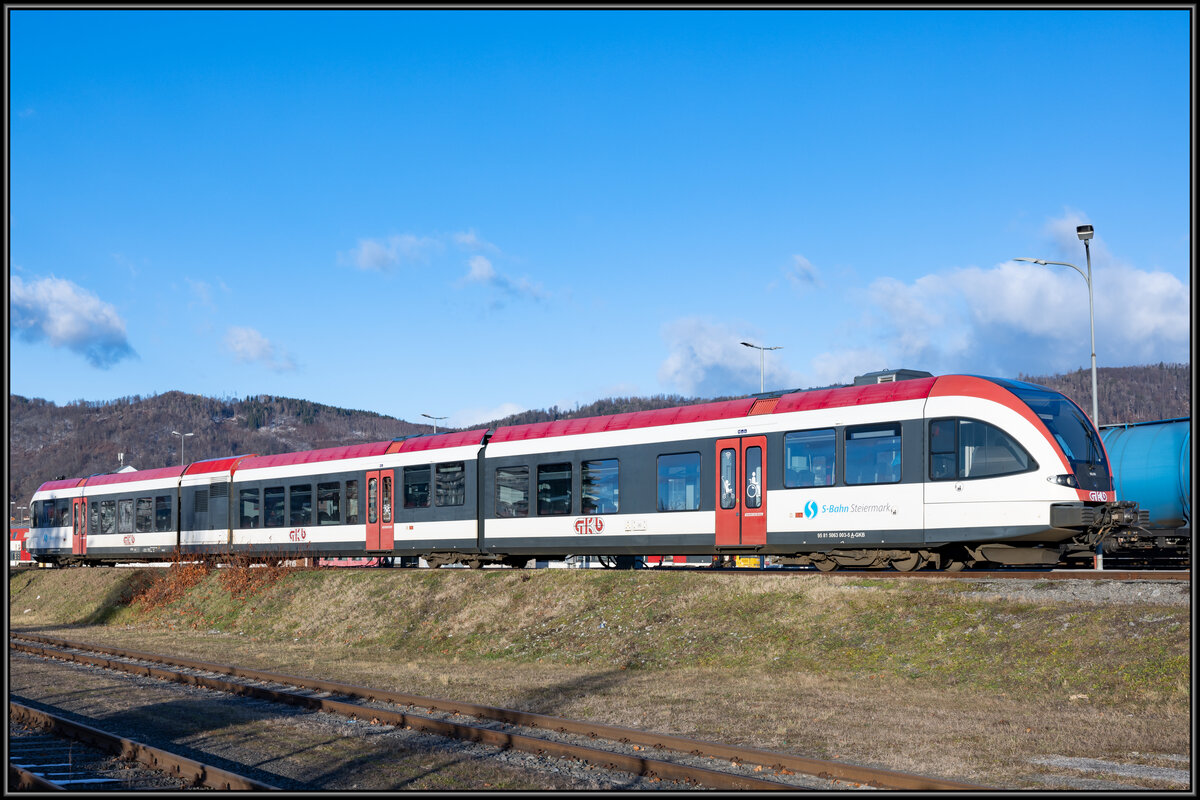 1.Februar 2023 . 

GTW 03 abgestellt in Graz Köflacher Bahnhof. 