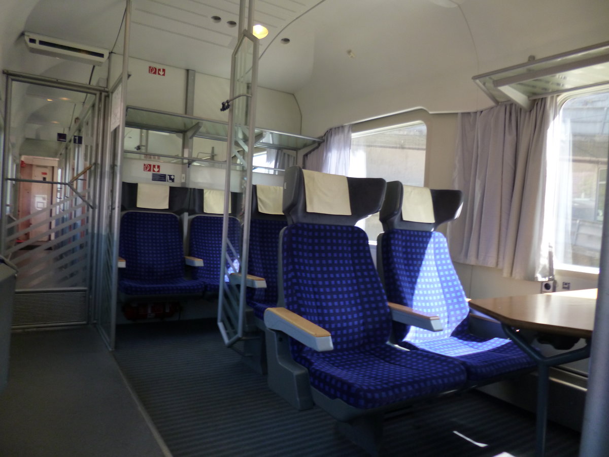 1.Kl Bereich im Schleswig-Holstein Express am Montag, ‎5. ‎September 2016 in Kiel Hbf