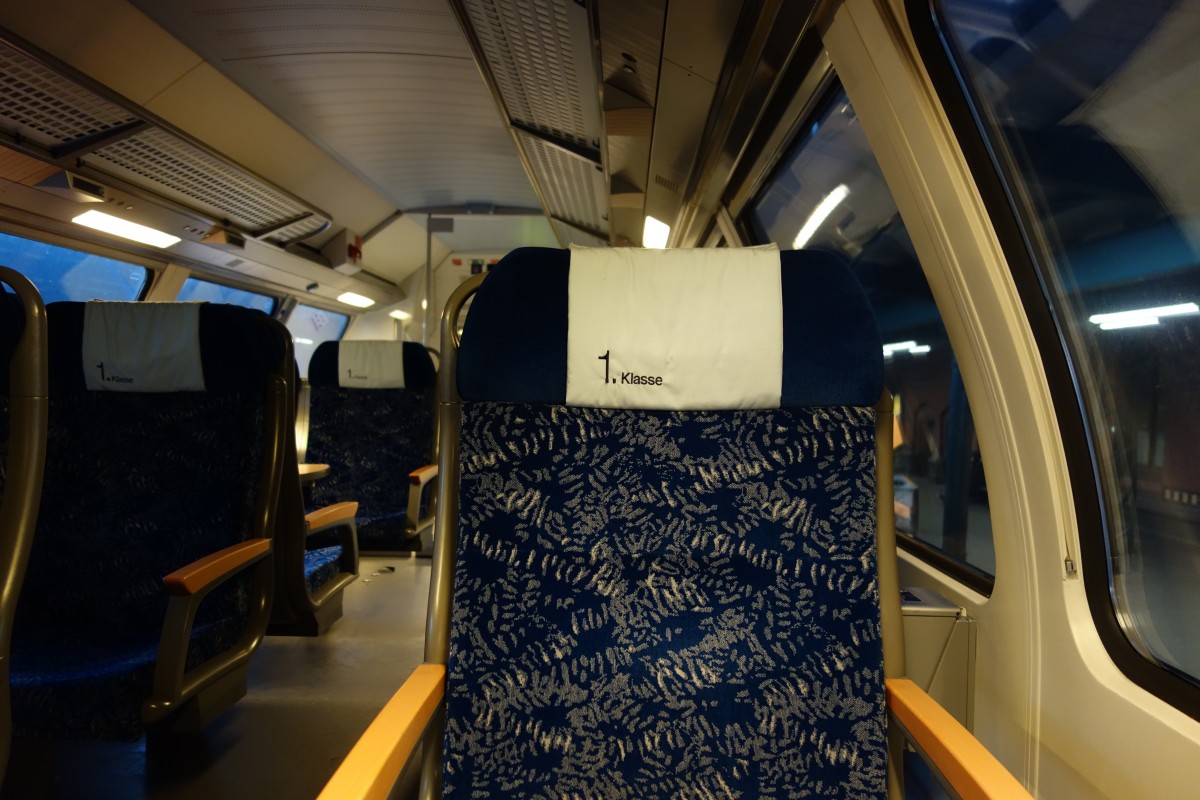 1.Klasse-Sitz im ME von Hamburg Hbf nach Bremen Hbf (RB41). Auf dieser RB-Linie findet sich die 1.Klasse ausschließlich in den Steuerwagen der Bauart DABpbzkfa an. 