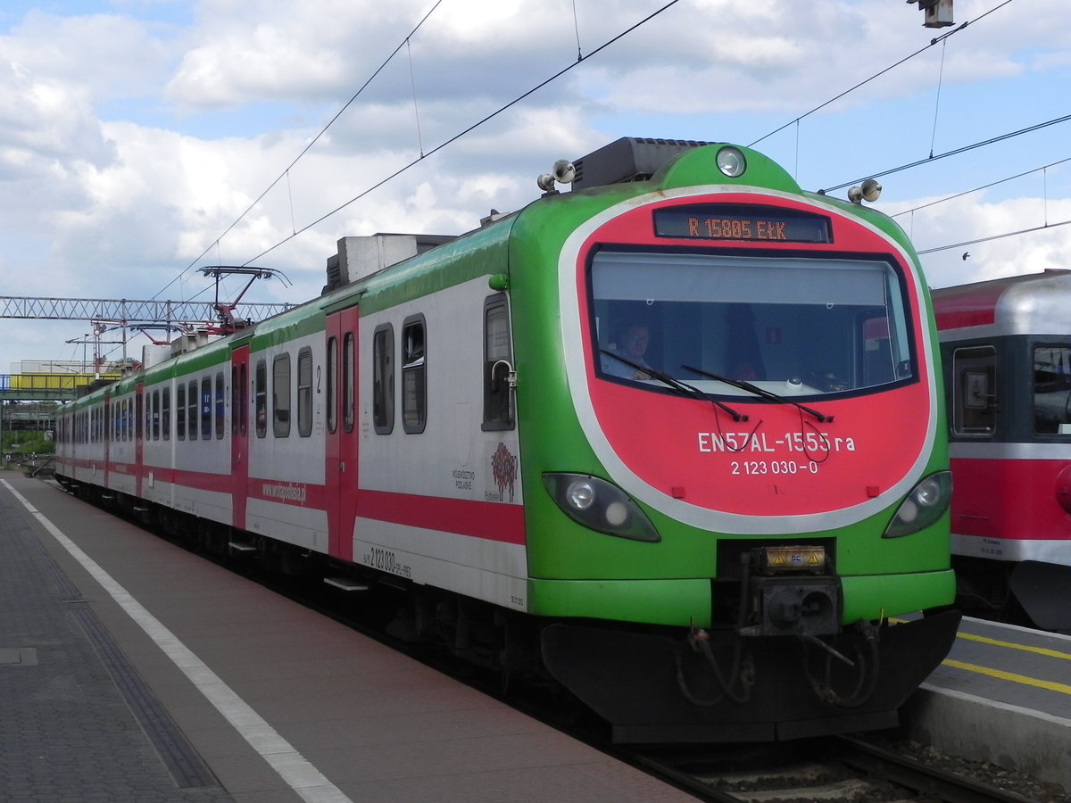 2 123 030-0 als Regionalzug nach Elk am 14.05.2016 in Bialystok. 