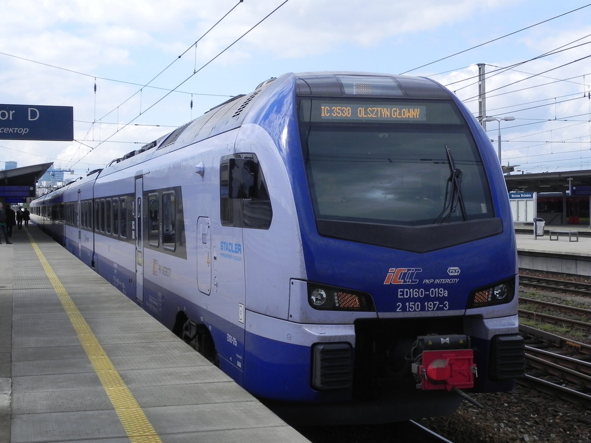 2 150 197-3 als  IC 3530  nach Olsztyn am 14.05.2016 in Warszawa Wschodnia. 