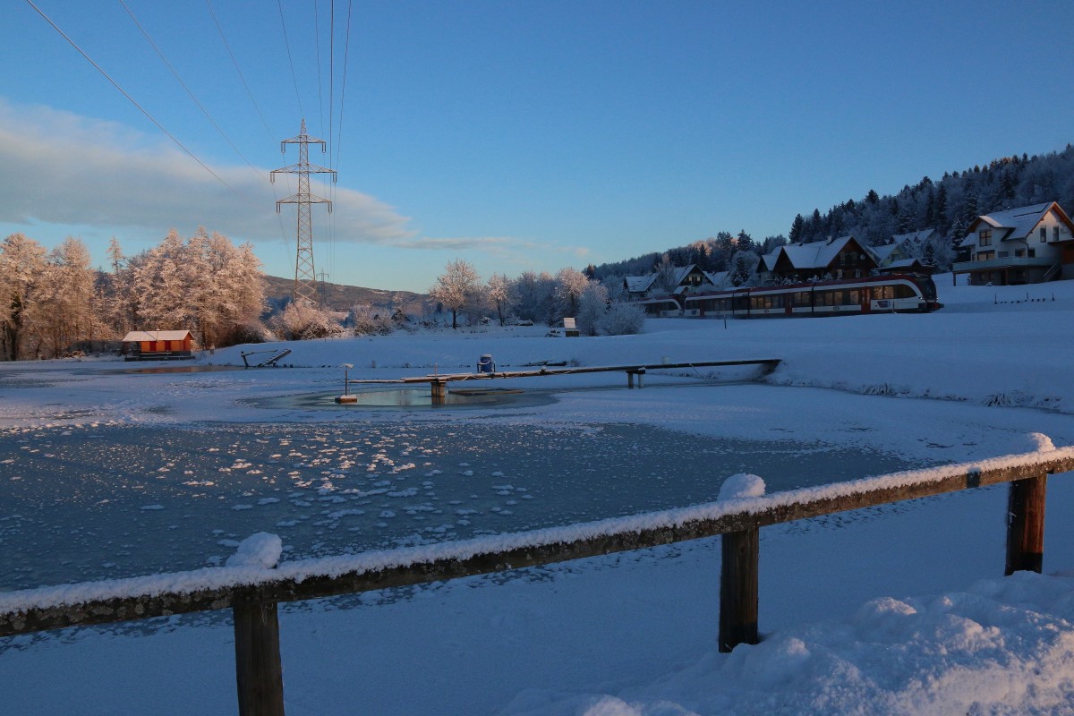 2. Februar 2015 bei Deutschlandsberg. Frischer Neuschnee hüllt die Welt ein und der Sonnenschein bringt ihn zum strahlen. 