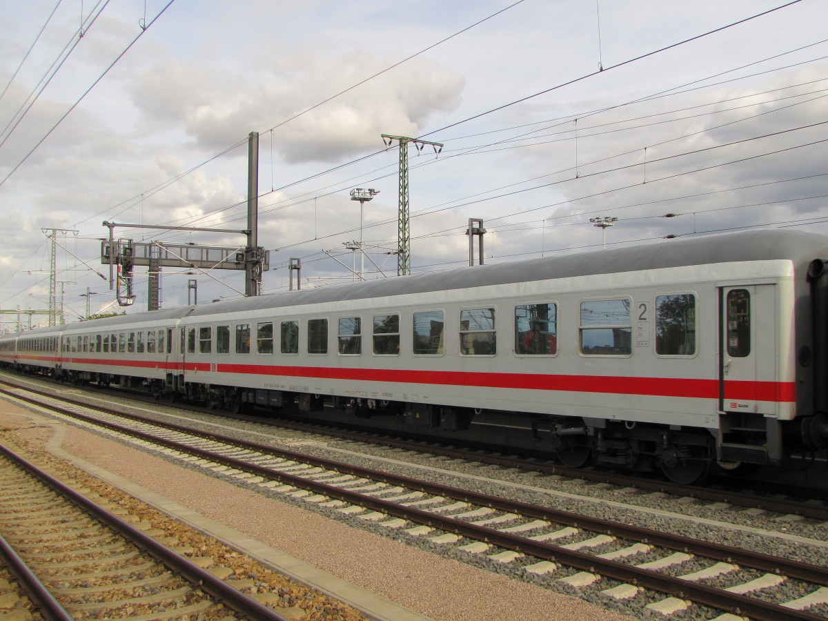 2. Klasse Wagen im IC 1958 von Leipzig Hbf nach Frankfurt (M) Flughafen Fernbf, am 01.09.2013 in Erfurt Hbf.
