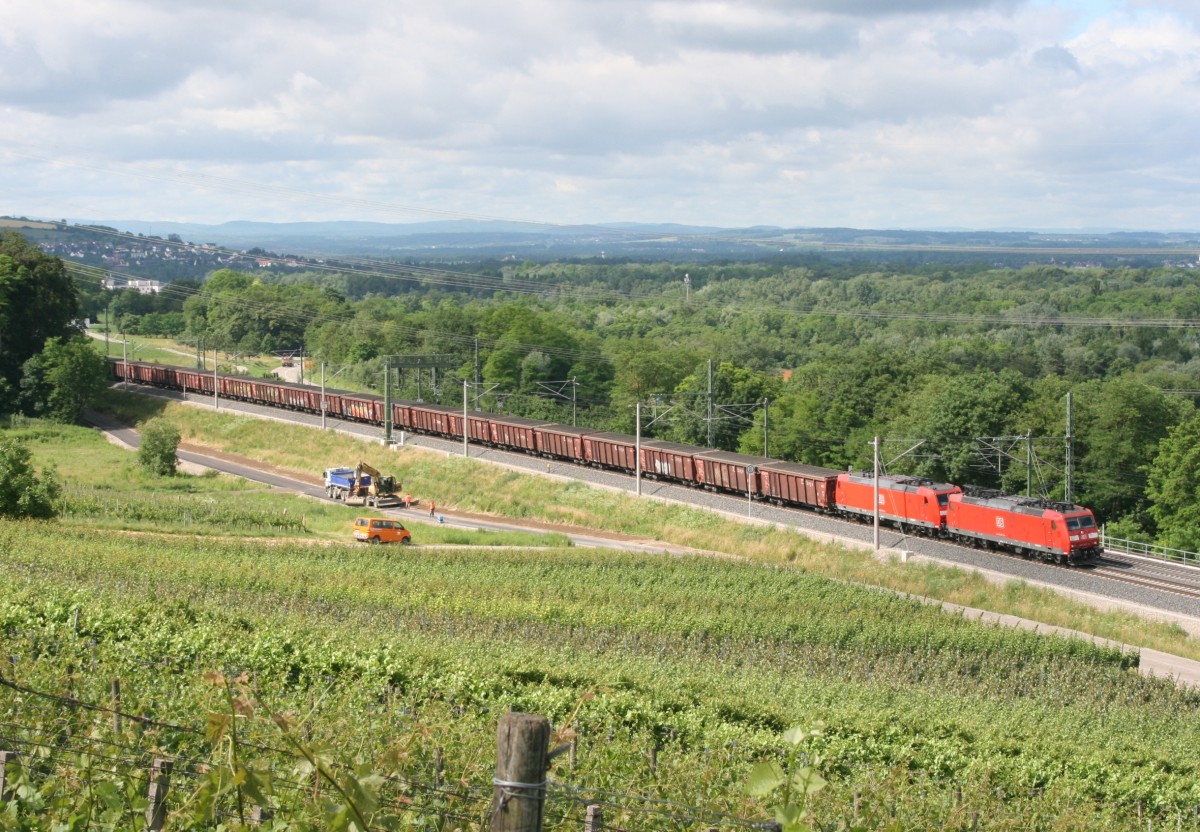2 x 185 mit GB 48604 (Domodossola–Limburg) am 21.06.2013 zwischen Bad Bellingen und Schliengen