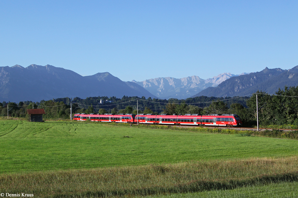 2 x 2442 als RE 59489 am 17.08.2014 bei Uffing.
