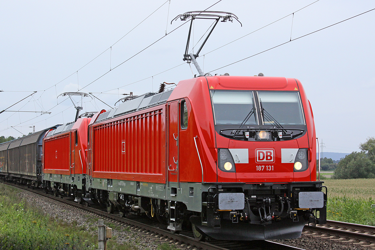 2 x DB 187 am 17.08.2017  14:25 nördlich von Salzderhelden am BÜ 75,1 in Richtung Hannover