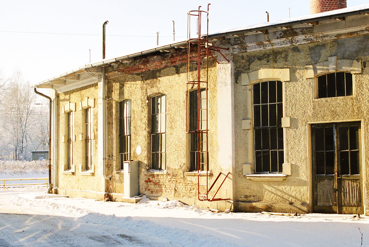 20. Dezember 2004, Freilassing, Lokschuppen, die Bauarbeiten zur Umgestaltung des verlassenen Schuppens zur Außenstelle des Deutschen Museums haben begonnen. Hier wird nach der Fertigstellung das Eingangsbereich sein.