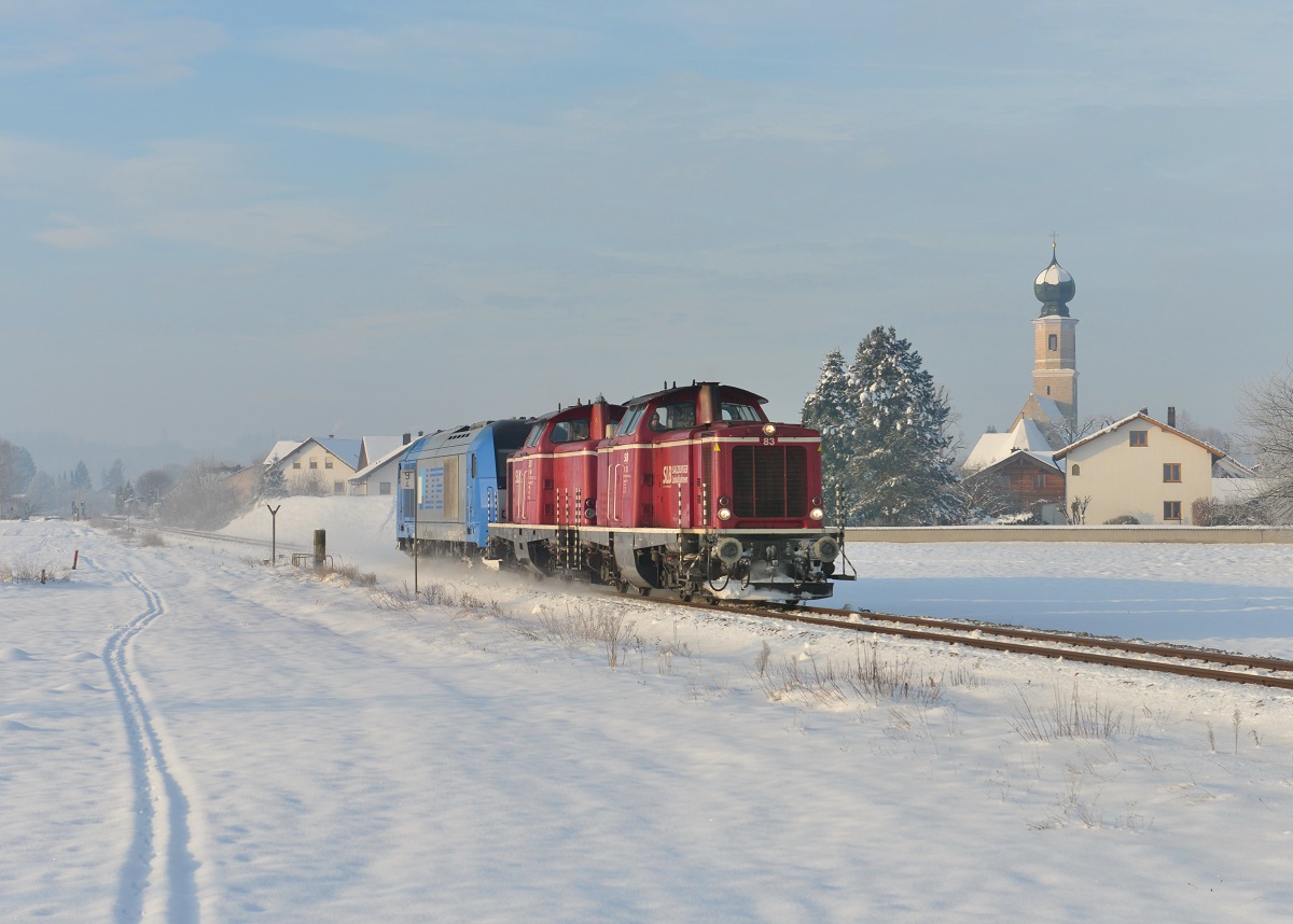 2000 083 (V83) + 2000 084 (V84) + 2016 904 am 02.01.2015 bei Heiligenstatt.