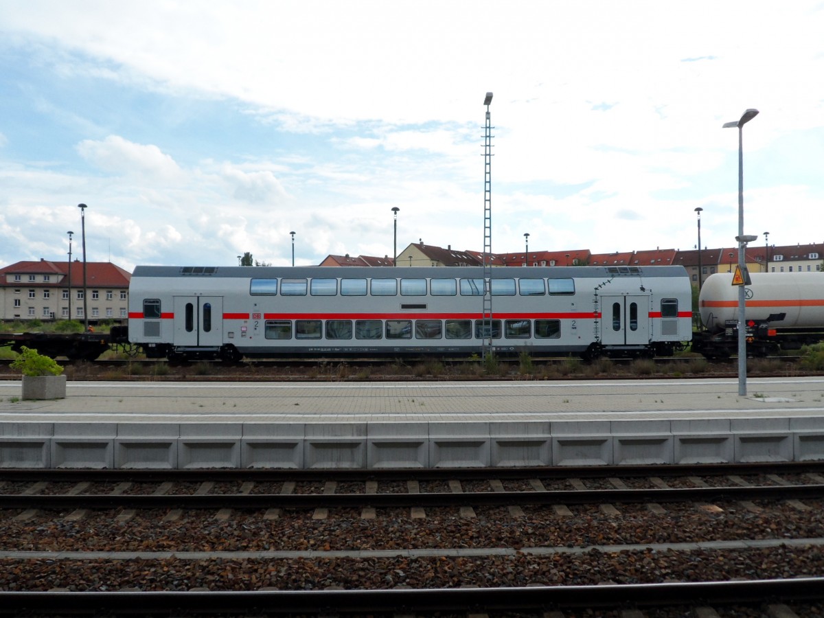 2014-06-03; Im Bahnhof Bautzen wurde ein Überführungszug gesichtet. Hier zu sehen ein IC-Doppelstockwagen, der zu Versuchsfahrten mit Messeinrichtungen versehen wurde.