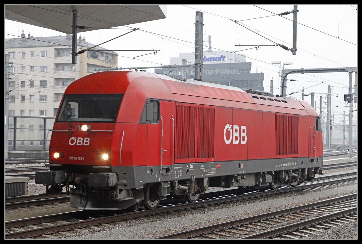 2016 024 in Wien Hbf. am 20.12.2018.