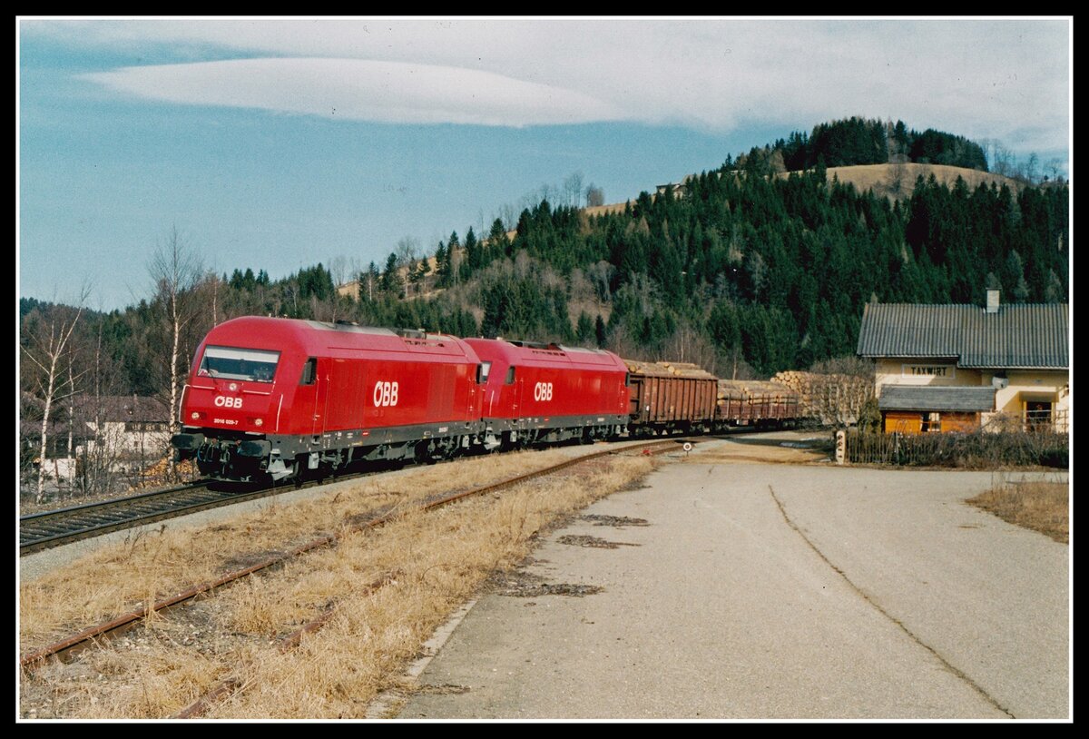 2016 029 + 2016 032 mit G55563 in Taxwirt am 10.03.2003.