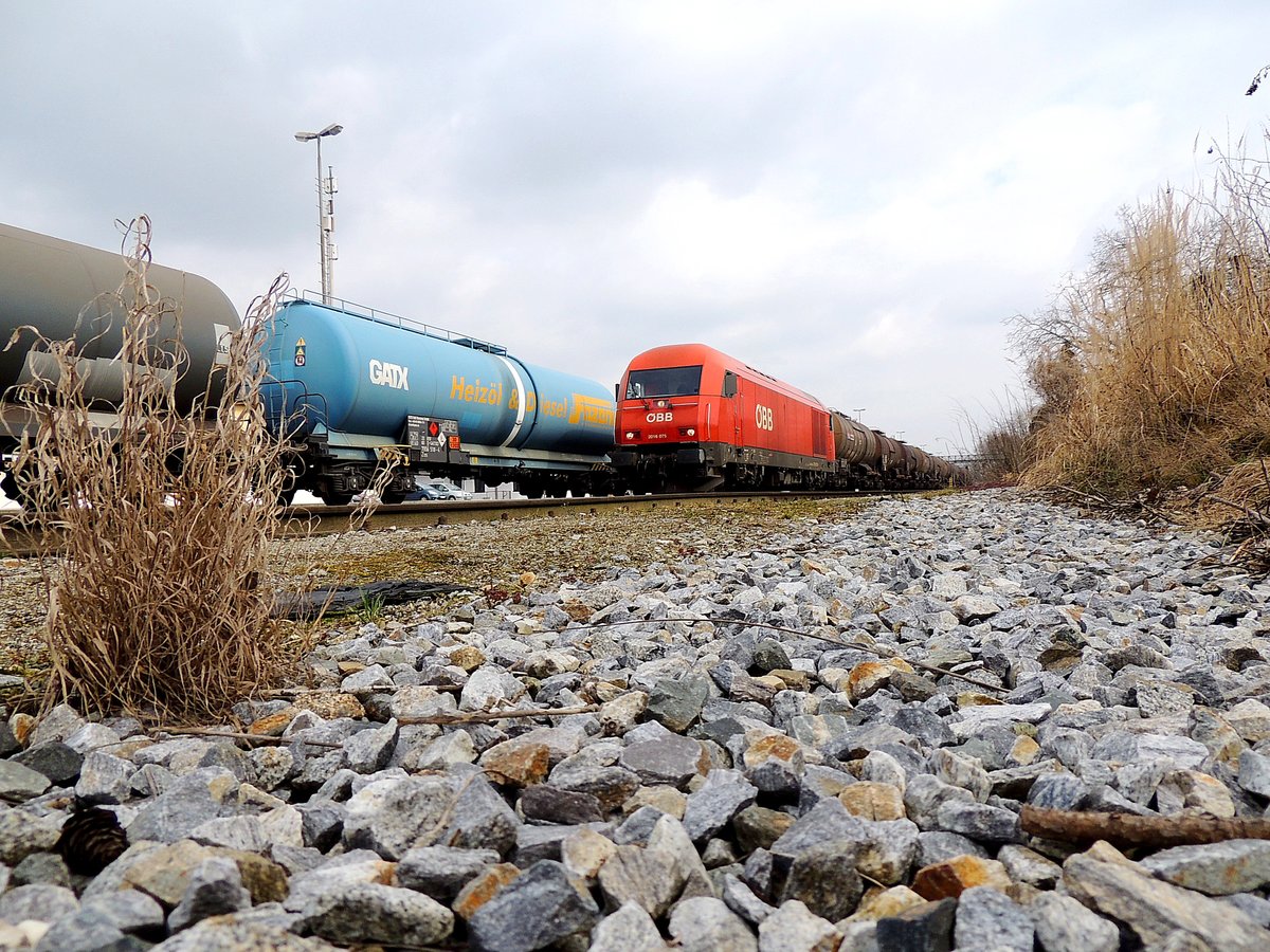 2016 075-1 mit Zugleistung GZ47850, kurz vor der Weiterfahrt in Ried; 160312