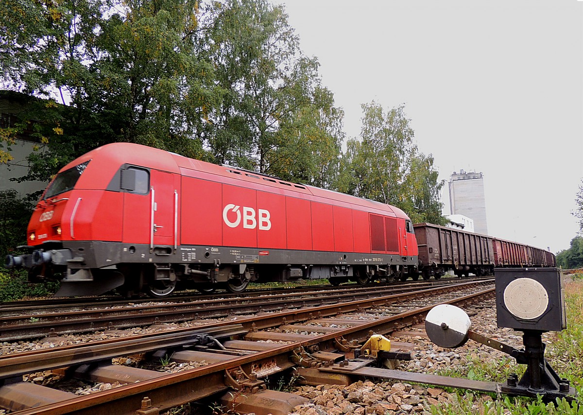 2016 075-1, und die Weichen sind gestellt fr den Rbenverkehr 2013/14 (G75829) auf der Innkreisbahn; 130927