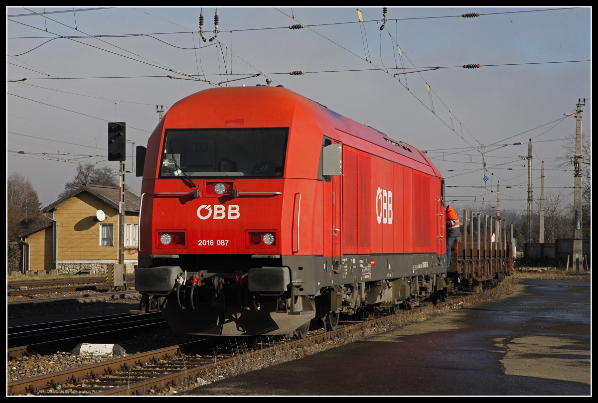 2016 087 bei Verschubarbeiten in Judenburg am 4.12.2018.