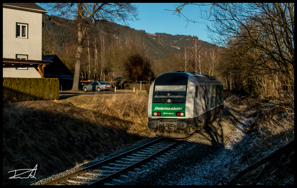 2016.902 der Stlb fährt als Lokzug von Zeltweg nach Pöls um den zweiten Teil des leeren Innofright Ganzzug zu holen. 29.12.2016 Fohnsdorf