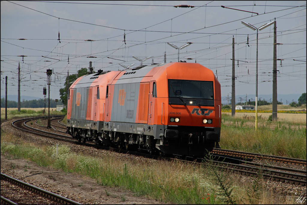 2016.906+905 fuhren am 07.07.14 als Lokzug durch den Bhf. Gramatneusiedl -->Ebenfurth.
