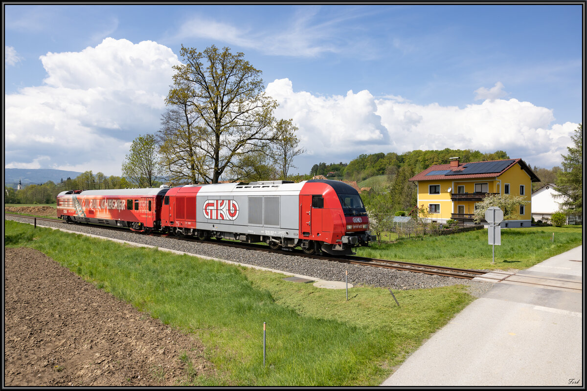 2016.922 mit einer Messfahrt bei Jagernigg in der Südweststeiermark. 
An diesem strahlendem 3.Mai 2022 flitzt der jüngste Zugang der GKB gen Graz. 