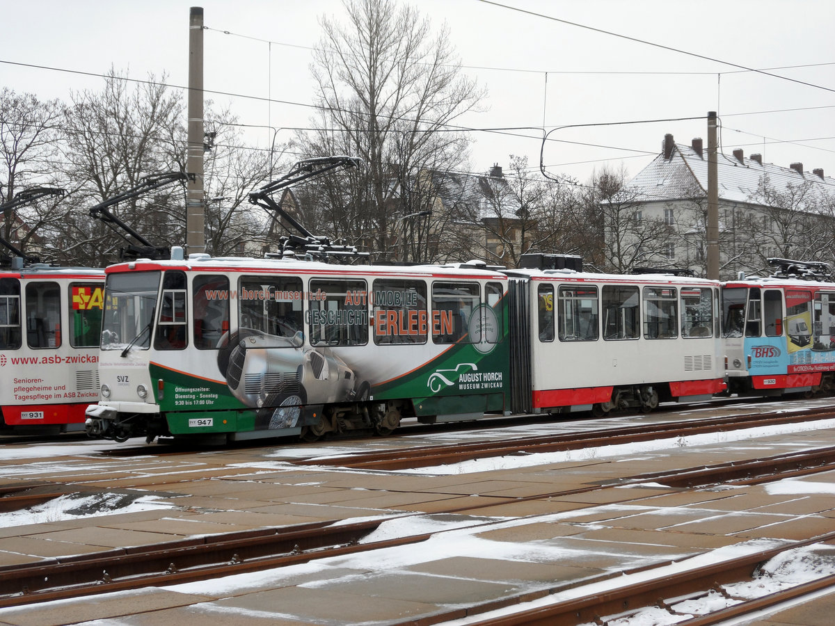 2018-03-17, Sonderfahrt der Ostsächsischen Eisenbahnfreunde nach Zwickau;Straßenbahn mit Werbung für das HORCH-Museum