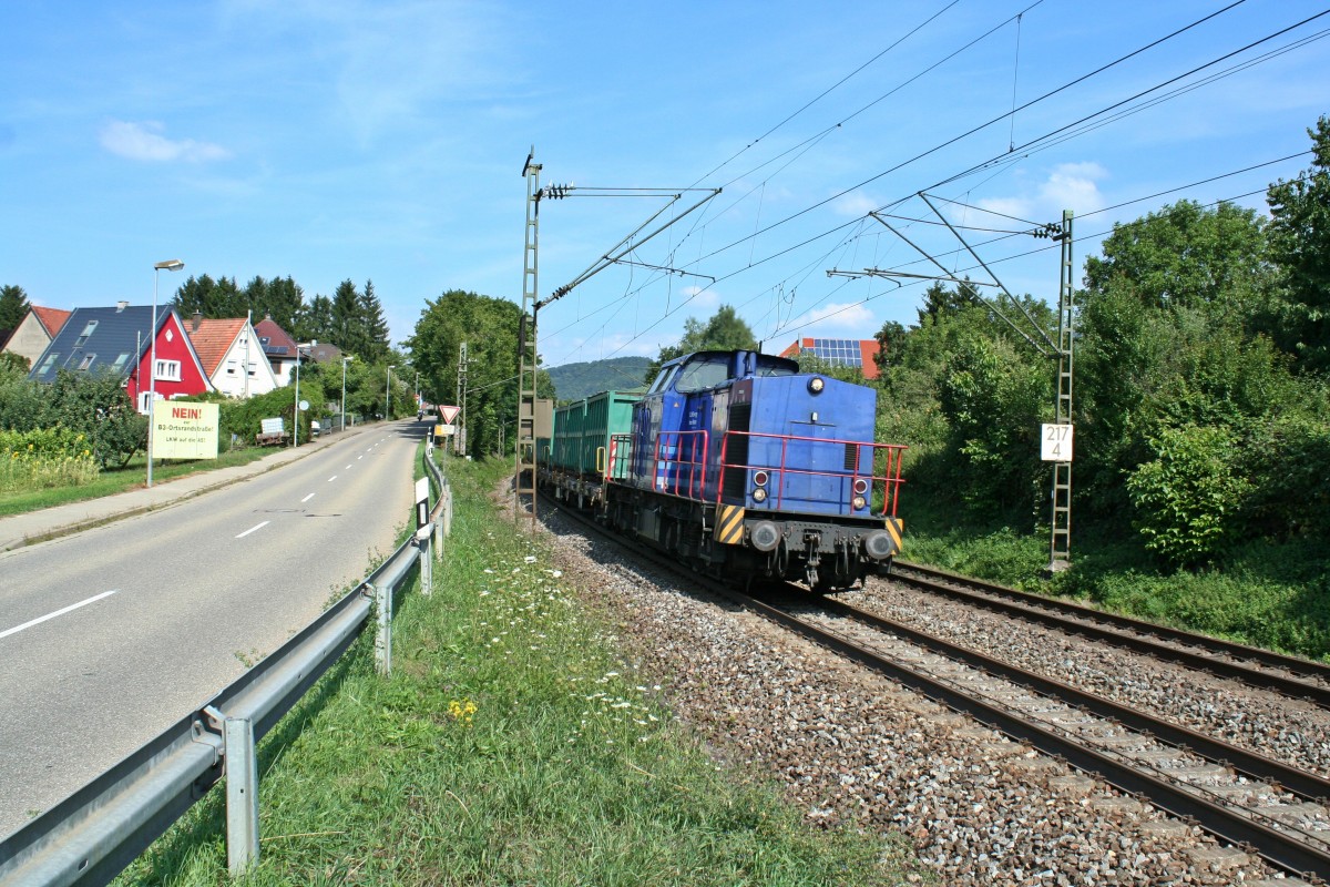 202 423-0 mit dem Mllzug von Freiburg (Breisgau) Gbf nach Heitersheim/Bremgarten am Nachmittag des 15.08.13 in der SDchallstadter Sdkurve.