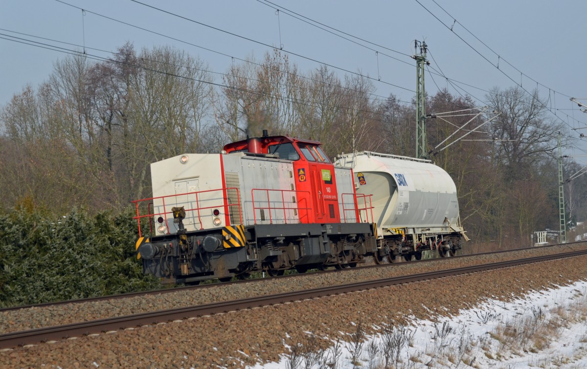202 960 hatte am 30.01.14 einen Silowagen am Haken als sie durch Burgkemnitz Richtung Bitterfeld rollte. 