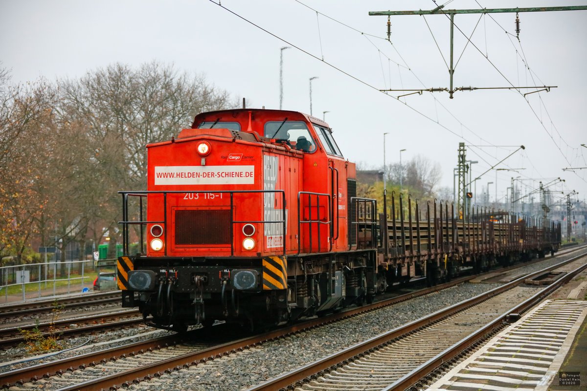 203 115-1  Held der Schiene  in Duisburg Rheinhausen Ost, November 2020.