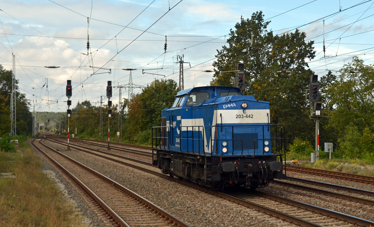 203 154 der Jaeger Umwelt + Verkehr GmbH rollte am 26.09.19 Lz durch Saarmund Richtung Schönefeld. Bei der JUV ist die Lok als 203 442 im Einsatz.
