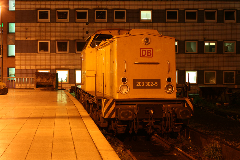 203 302 übernachtet zum Aufnahmezeitpunkt im sogenannten Kantinengleis des Kölner Hauptbahnhofs.
Aufnahmedatum: 26.09.2010