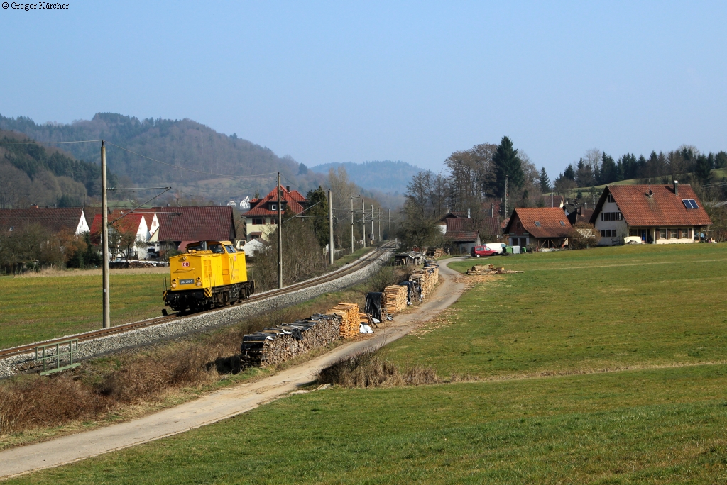 203 316-5 solo Richtung Backnang bei Schleiweiler. Aufgenommen am 08.03.2014.