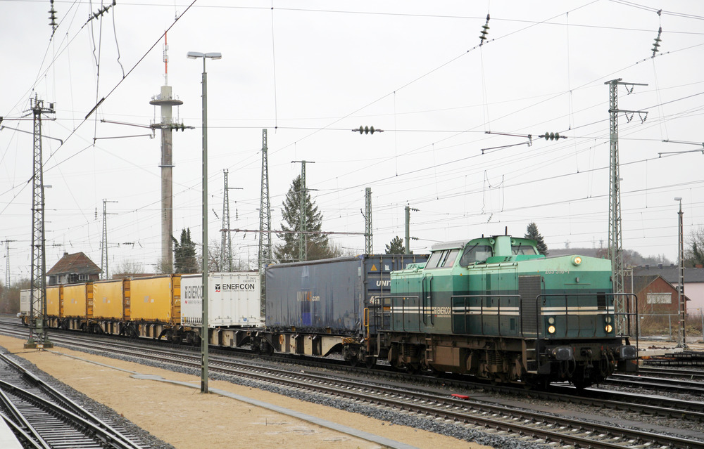 203 318 der e.g.o.o. Eisenbahngesellschaft Ostfriesland-Oldenburg mbH. Fuhr später weiter nach Aurich.
Aufnahmedatum: 15.01.2015