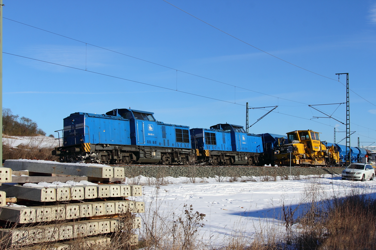 204 012-4 und 204 013-3 PRESS bei Niederfüllbach am 19.01.2017.