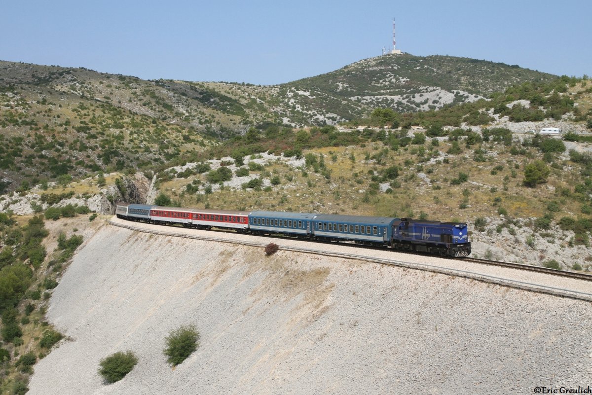 2044 007 am 11.07.18 mit dem B1204 von Budapest nach Split bei Labin.