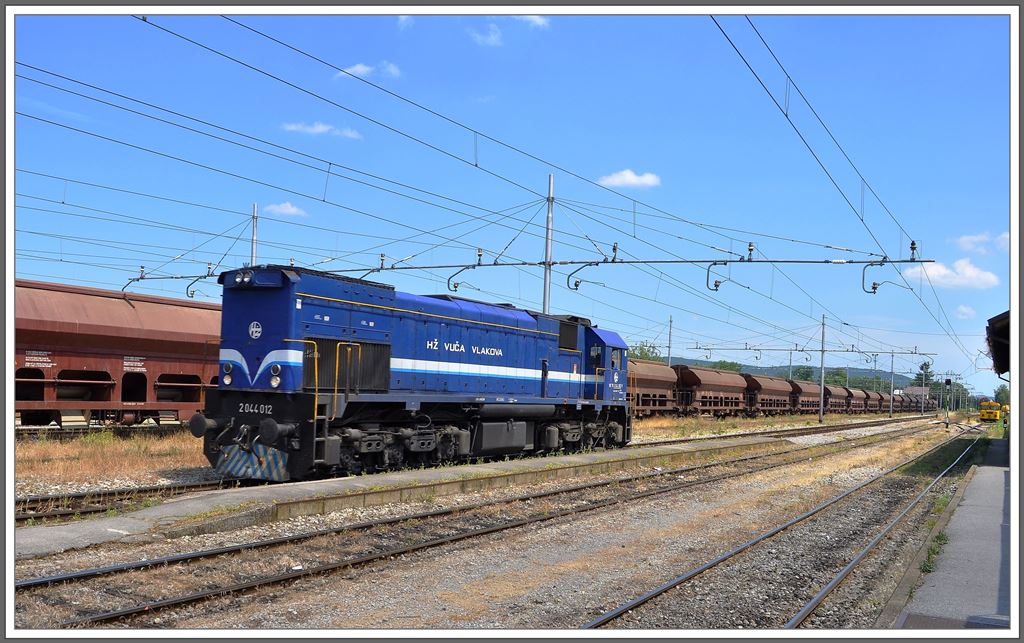 2044 012 geht ins Depot Ogulin. (03.07.2013)