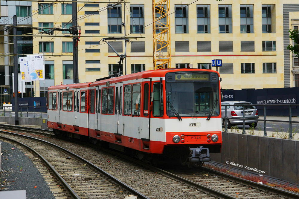 2044 auf der Cäcilienstraße am 14.06.2014.