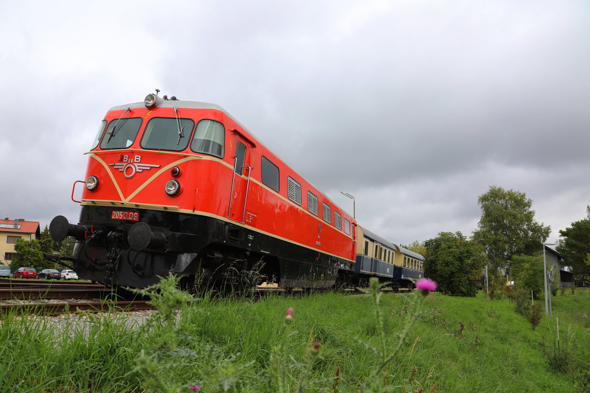 2050.09 in der Ausfahrt Ernstbrunn. 
Nett überhöht ist der Weichenbereich. 
24.09.2017